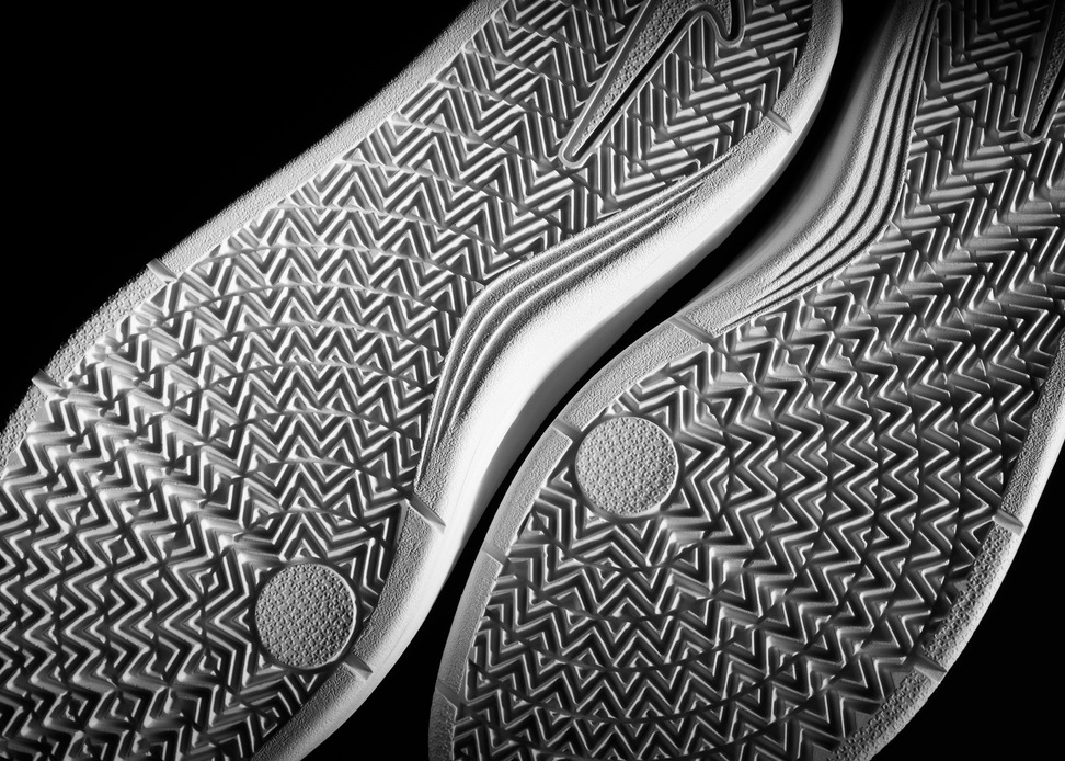 Koston-2-Black-Pink-Pair-Tread_detail