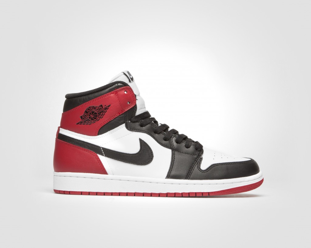Air Jordan 1 OG 'Black Toe'