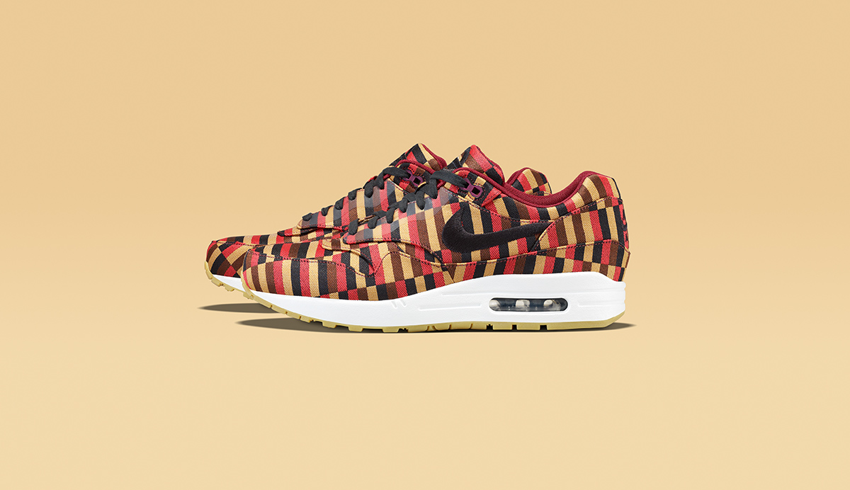 NIKE × ROUNDEL by LONDON UNDERGROUND Roundel by London Underground x Nike Air Max Collection