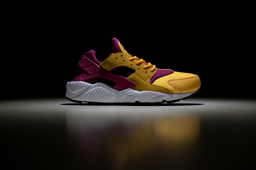Nike Air Huarache LE - size? Worldwide Exclusive
