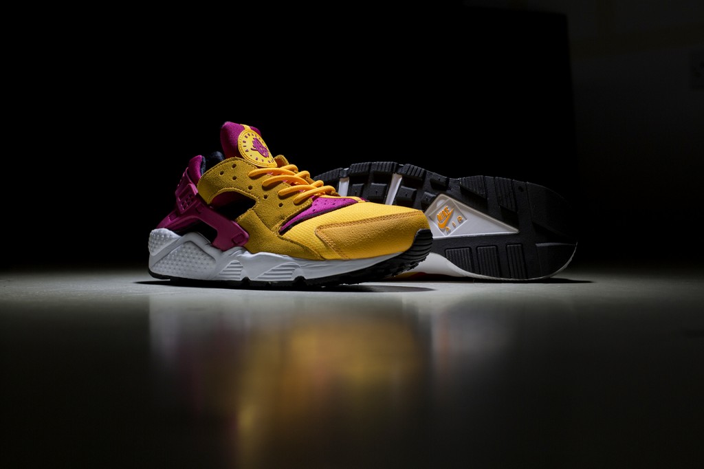 Nike Air Huarache LE - size? Worldwide Exclusive