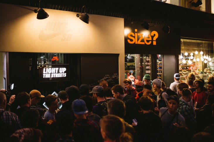 _IHC7645e-Nike-SB-Light-Up-The-Streets-London-2014-Photographer-Maksim-Kalanep