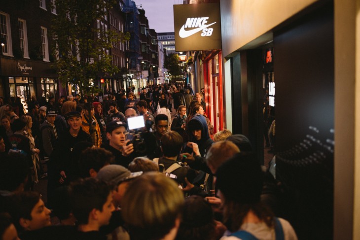 Nike SB Carnaby Crowd
