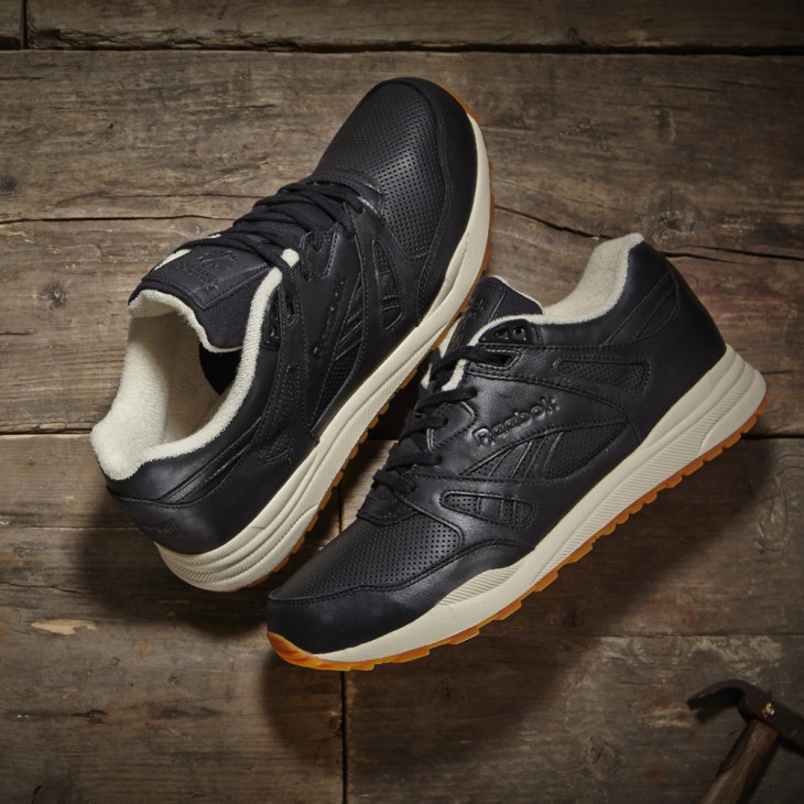 0302_reebok-reupholstered-black