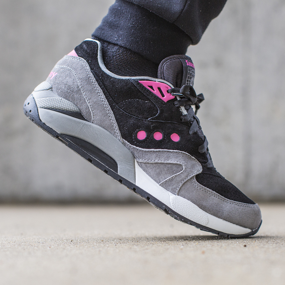 Black Grey on foot 2