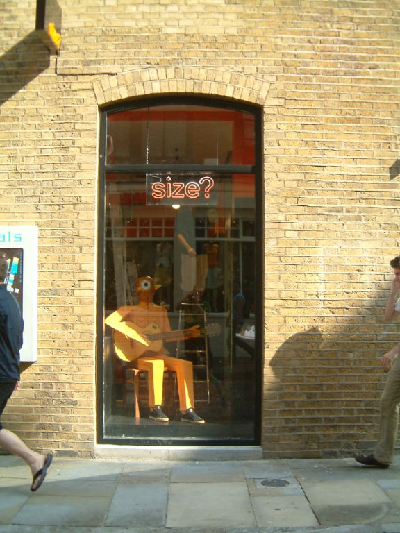 0607 225 Covent Garden - before opening 017