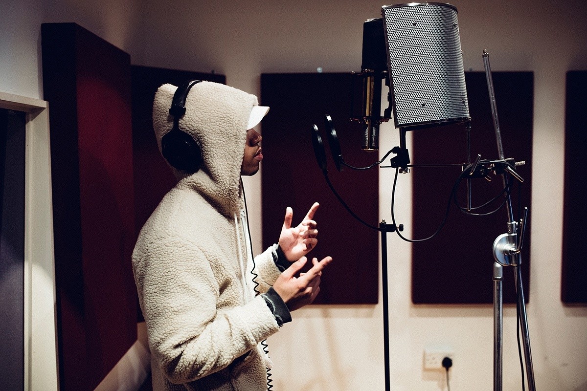 converse-lastnightinparis-03-1200x800