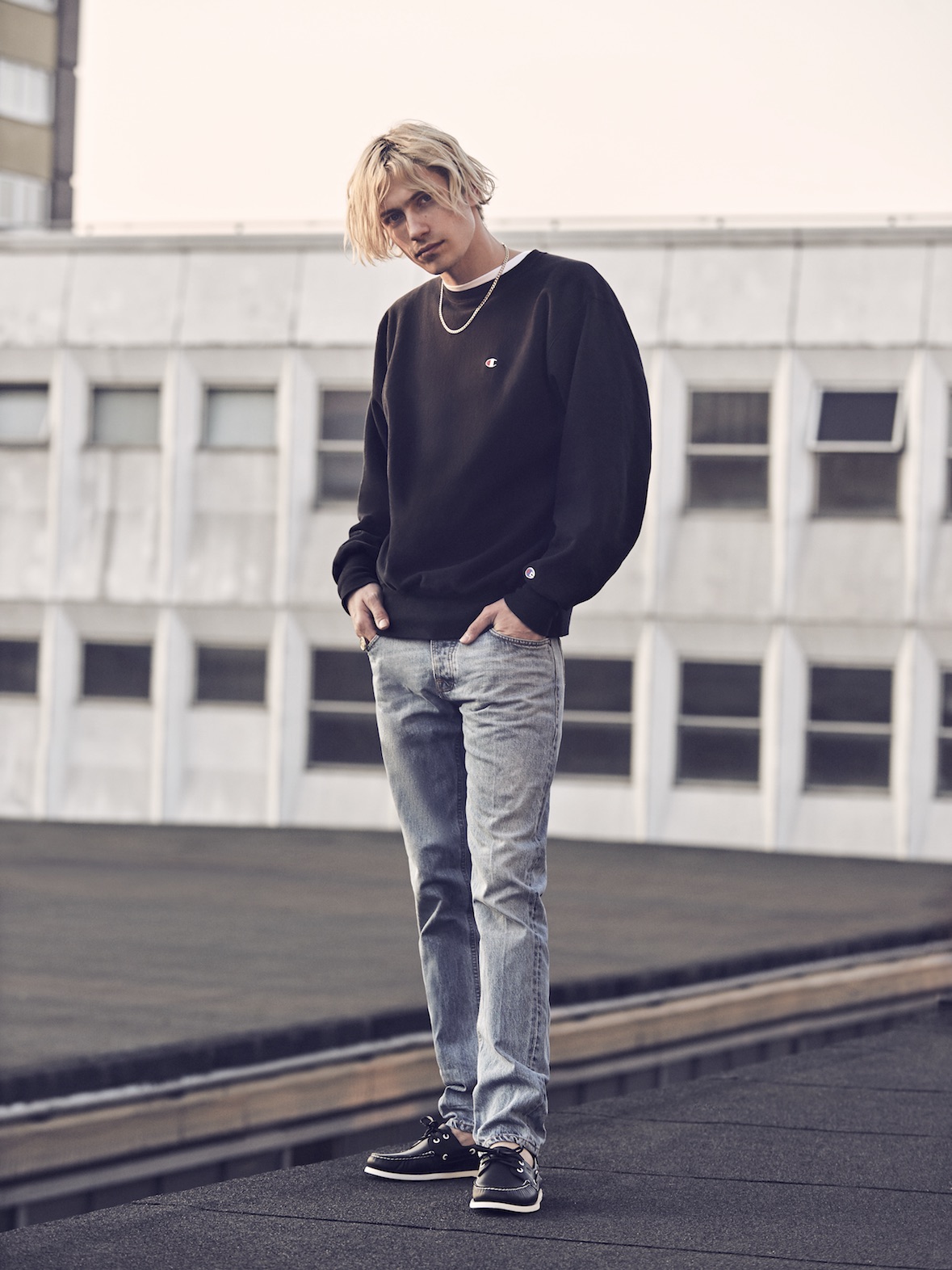 AO_2EYE_BLACK_02_007