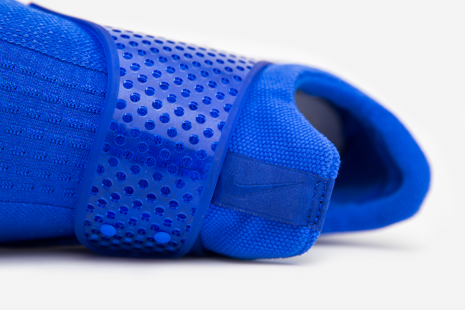 Nike_sock_dart_crimson_blue_size-8