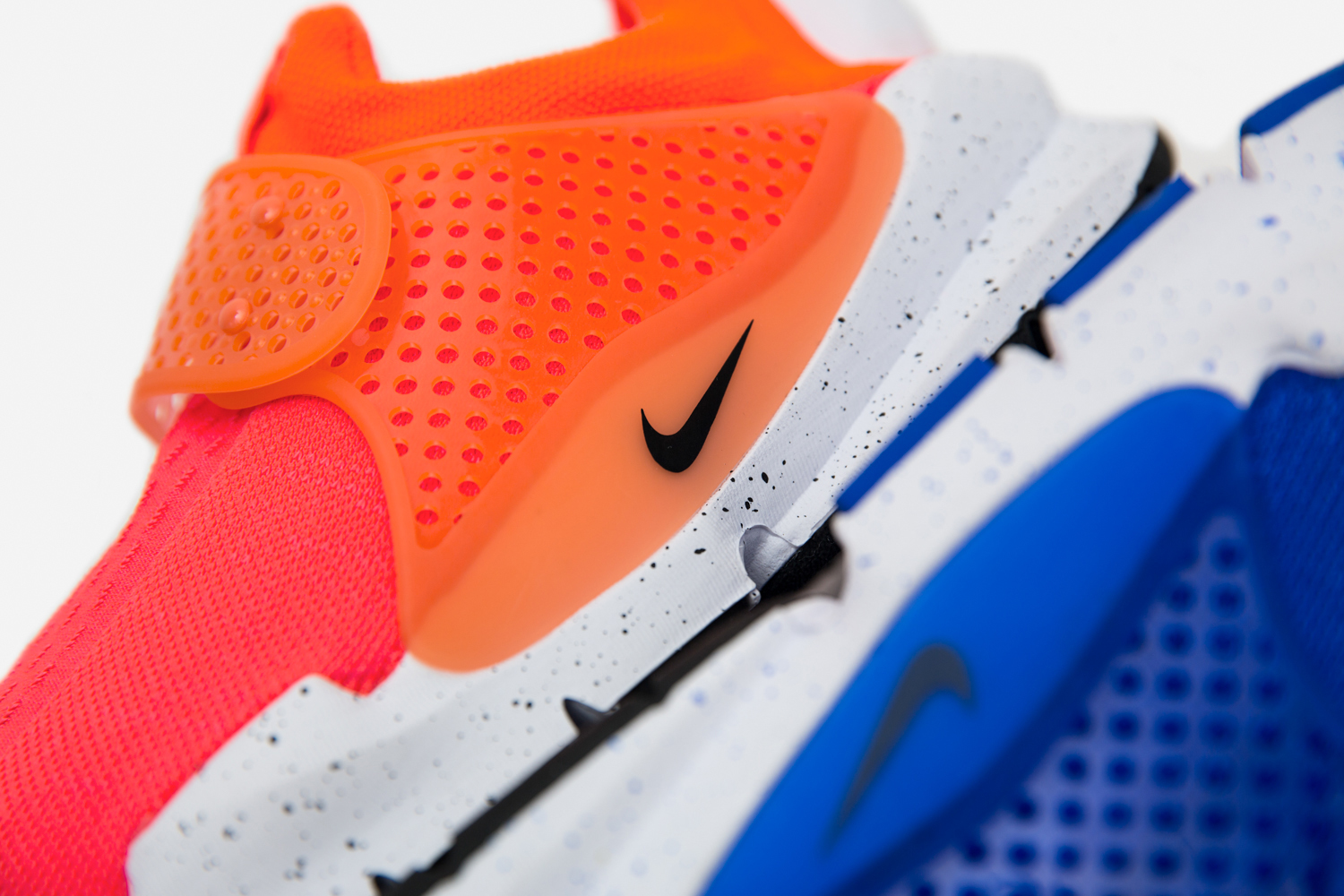 Nike_sock_dart_crimson_blue_size-9