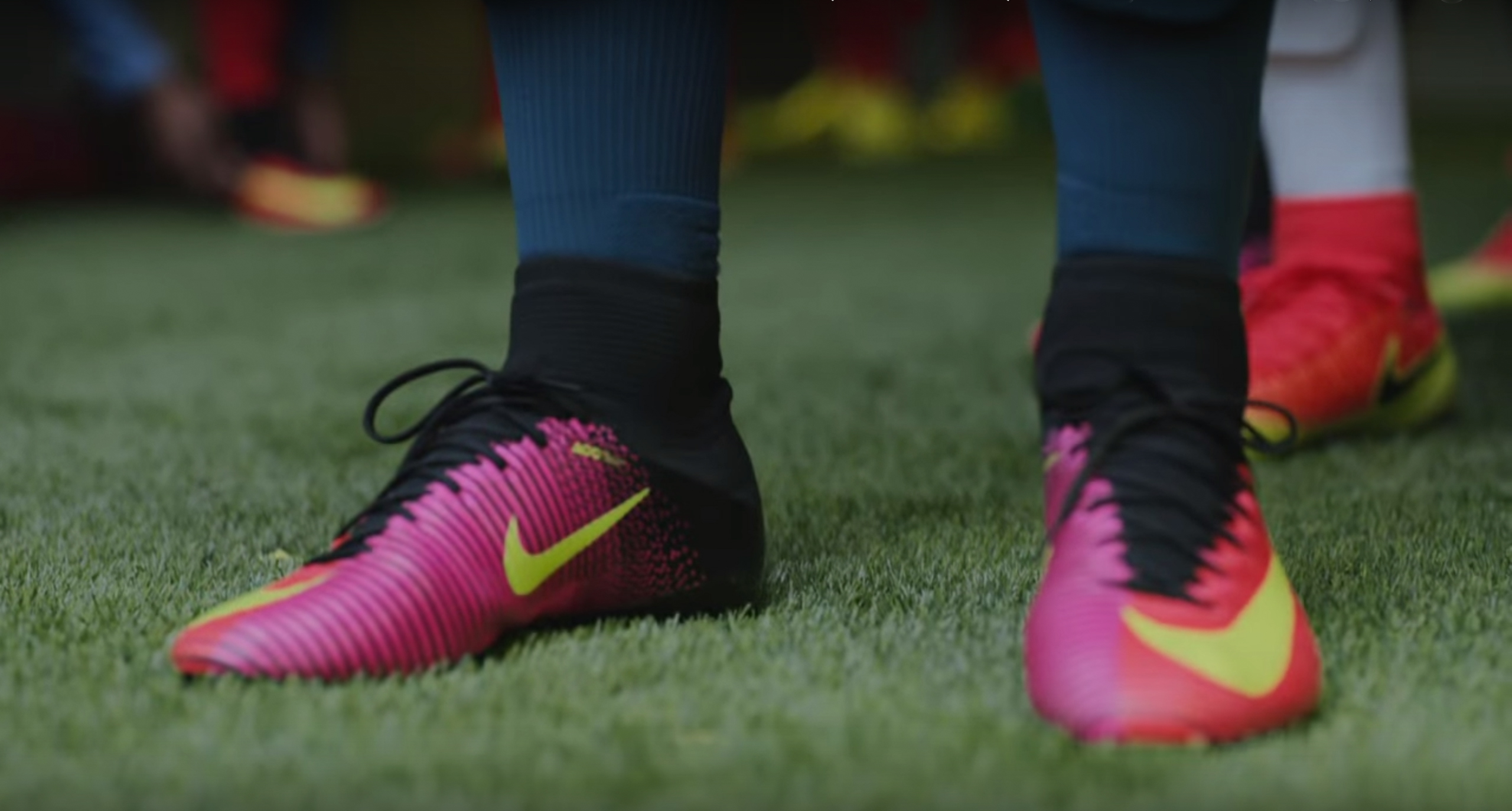 nike_the_switch_euro_2016_size_hq-6