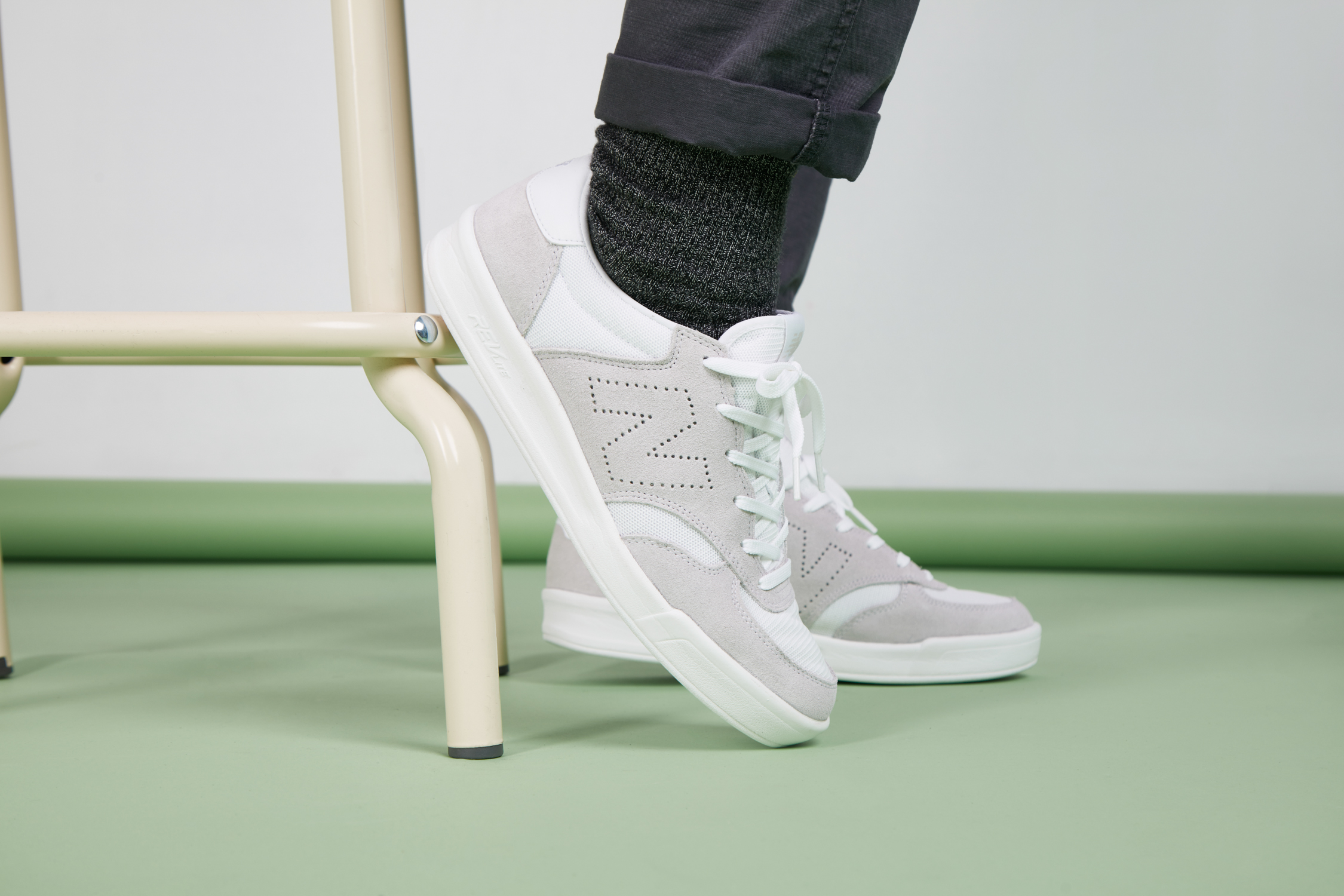 Wardrobe_staples_tennis_shoes_size-3