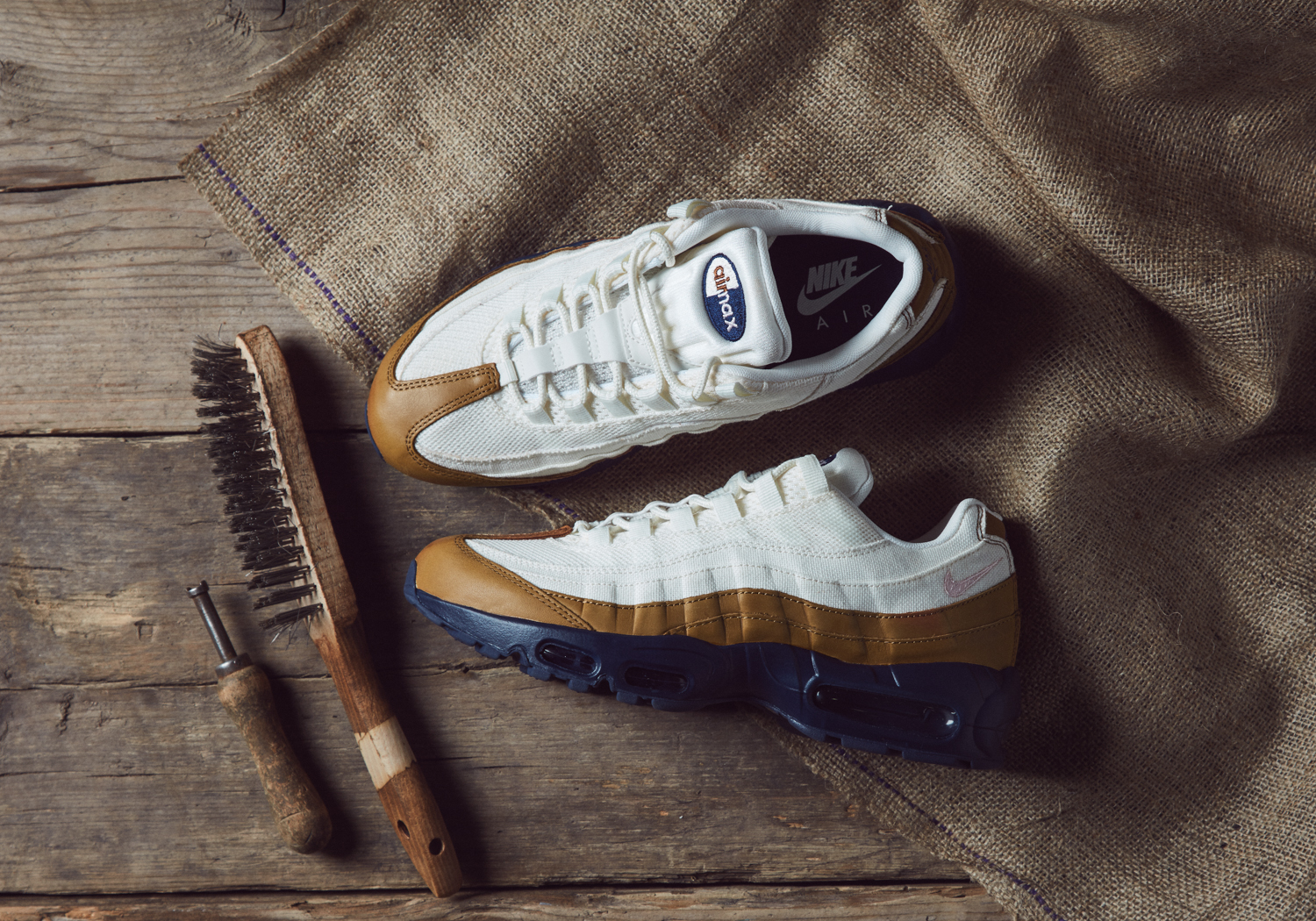 Nike_Ale_Brown_Pack_size_hq-10