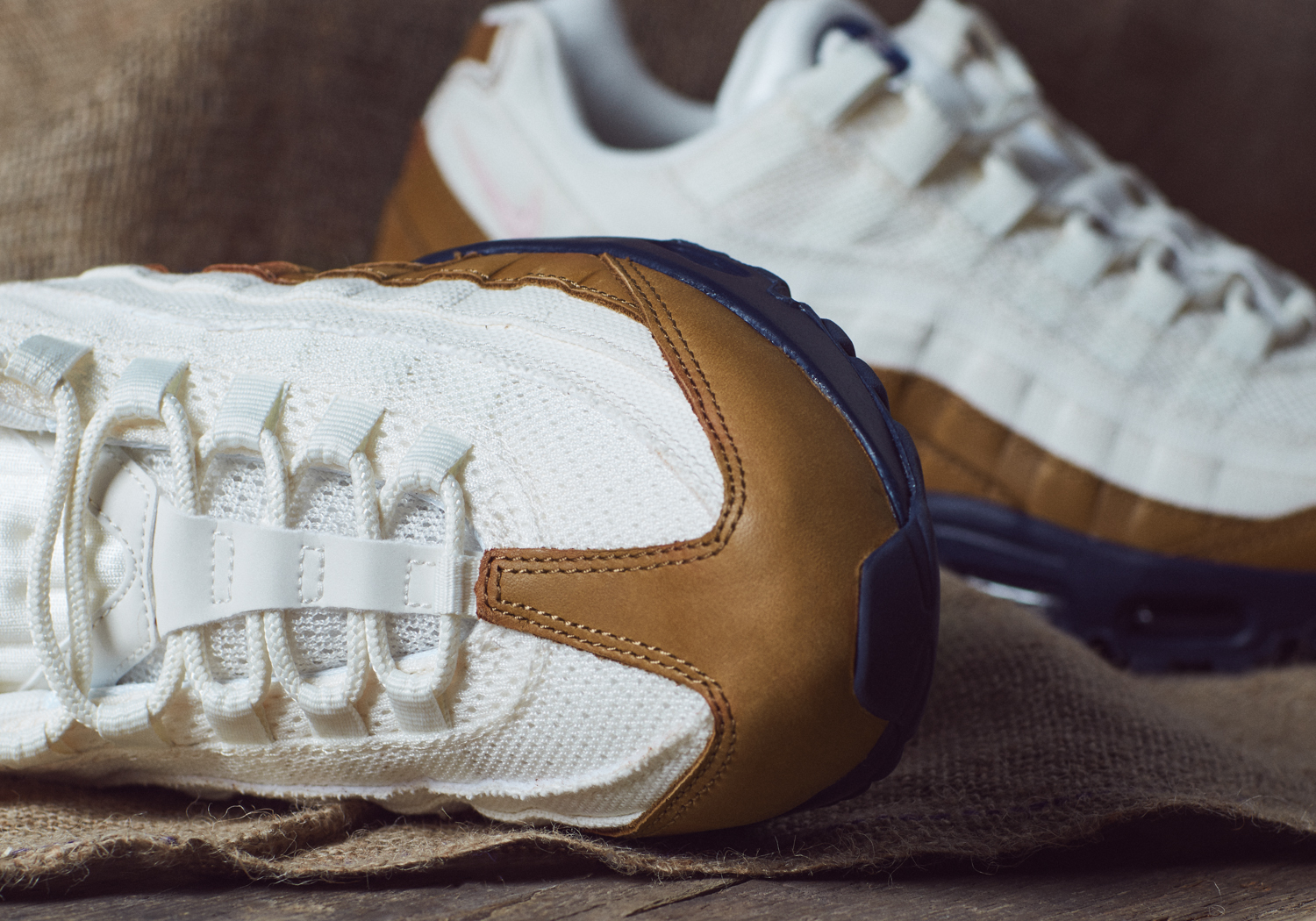 Nike_Ale_Brown_Pack_size_hq-11