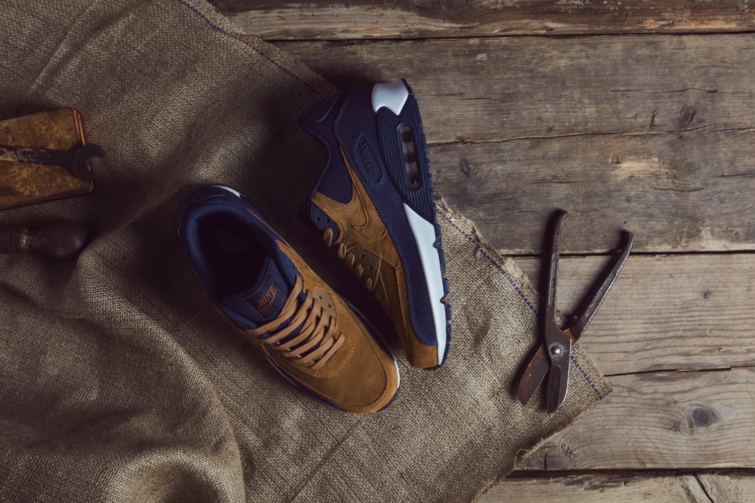 Nike_Ale_Brown_Pack_size_hq-21