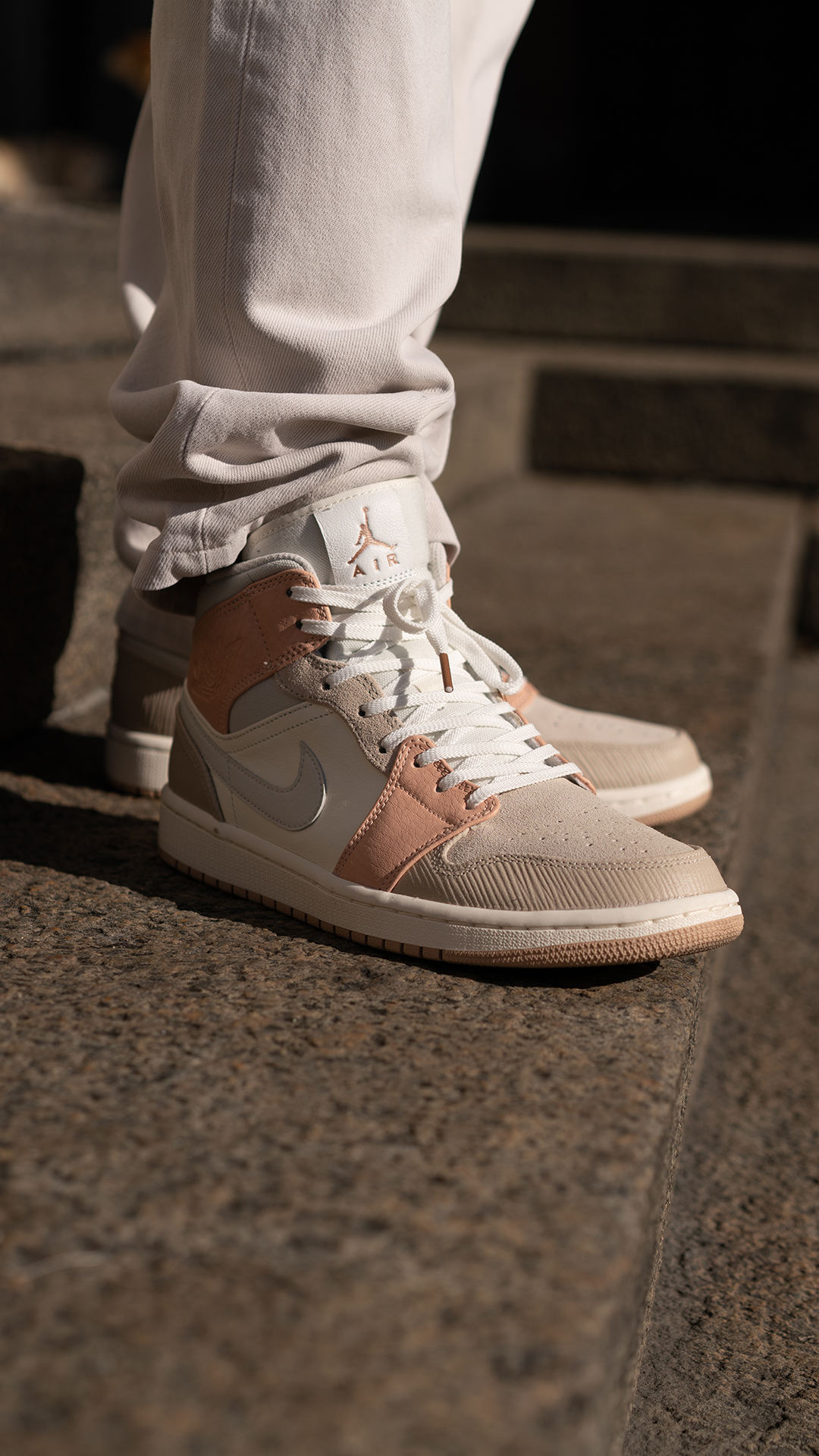 Air Jordan 1 Mid Milan