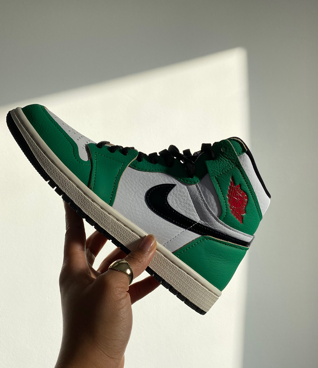 Air Jordan 1 High "Lucky Green"