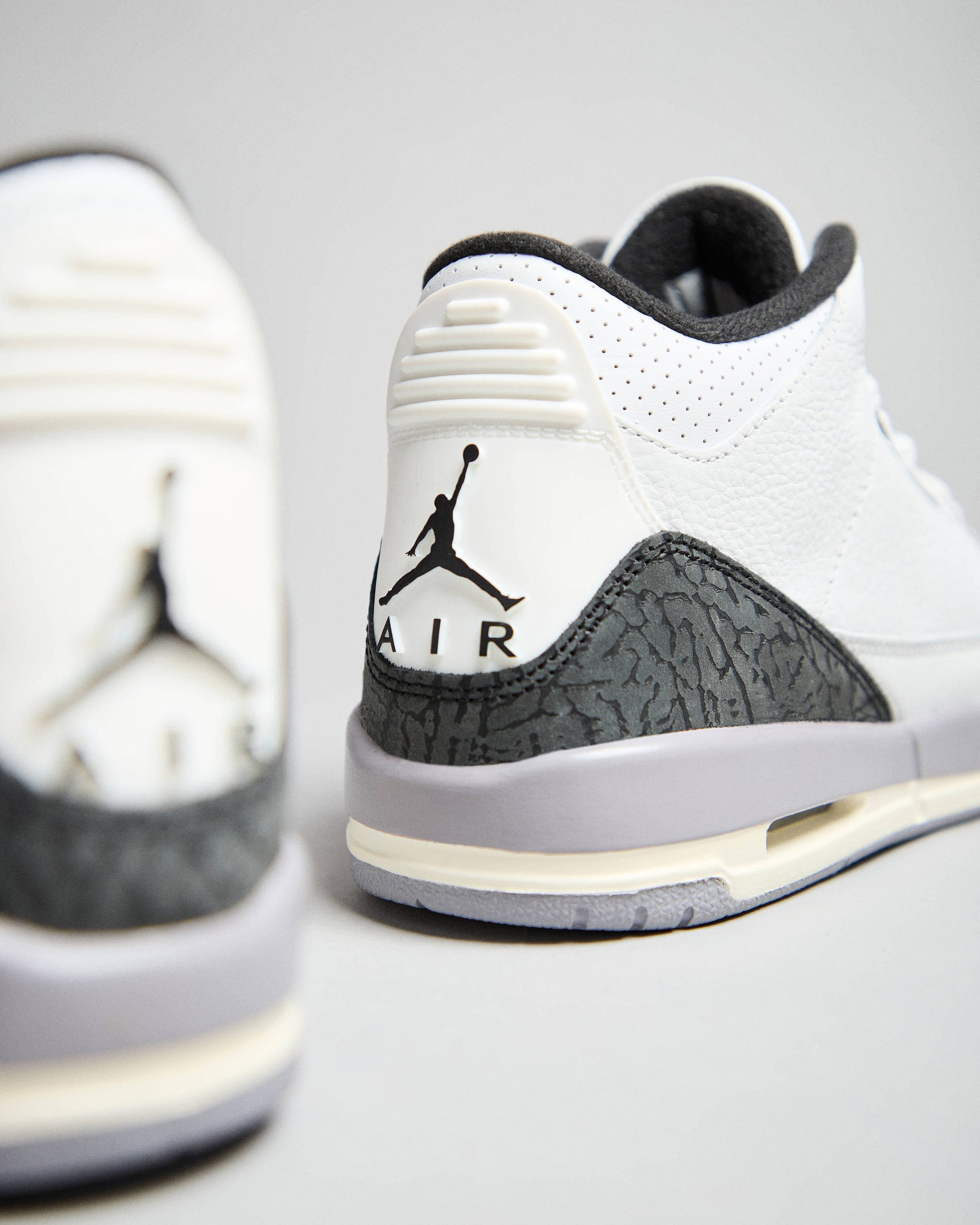 靴 Air Jordan 3 Retro 'Cement Grey' Air Jordan 3 Retro 