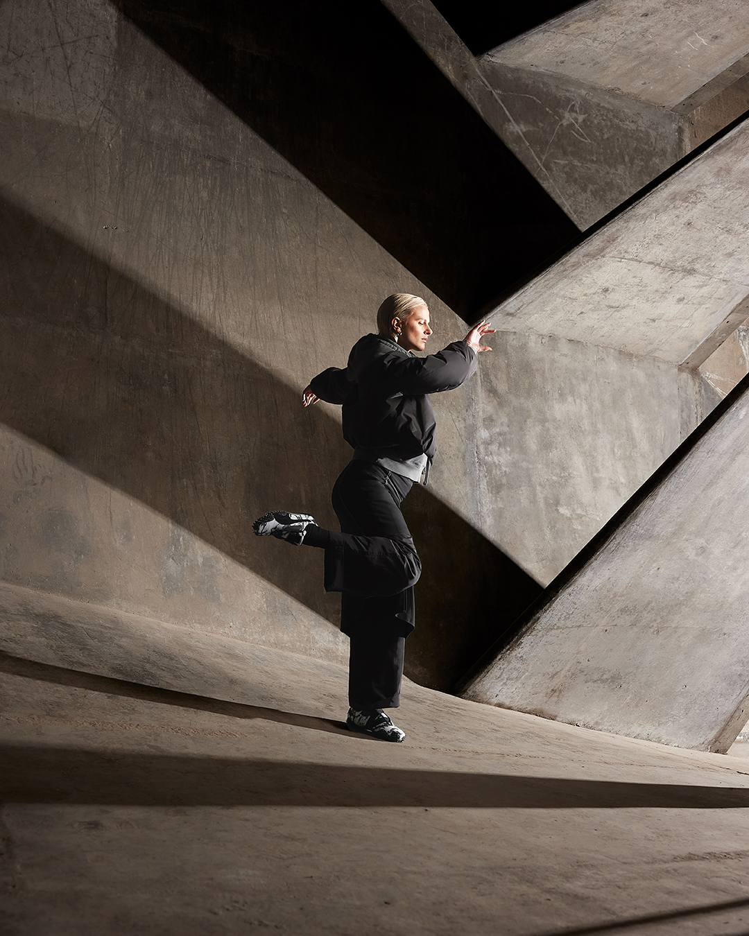 Xojayin turmushga chiqqan ayolni jinsiy aloqaga jalb qilmoqda Qaynonaning havaskor porno surati