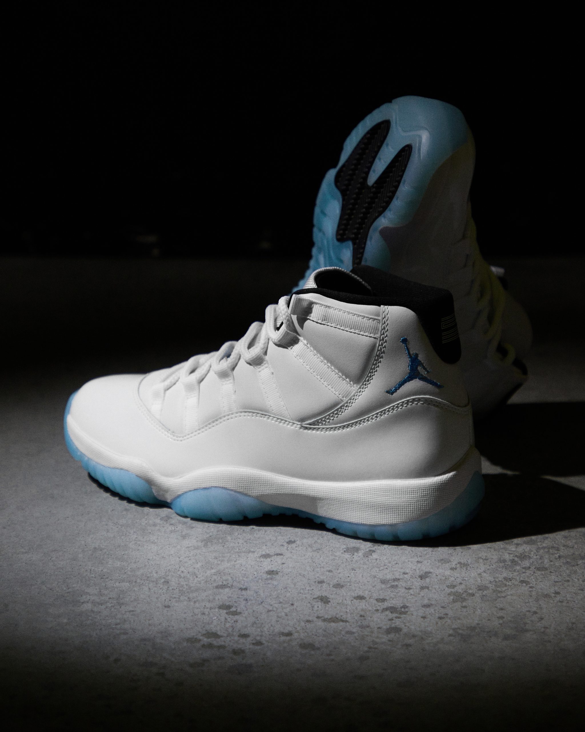 Air Jordan 11 'Legend Blue'