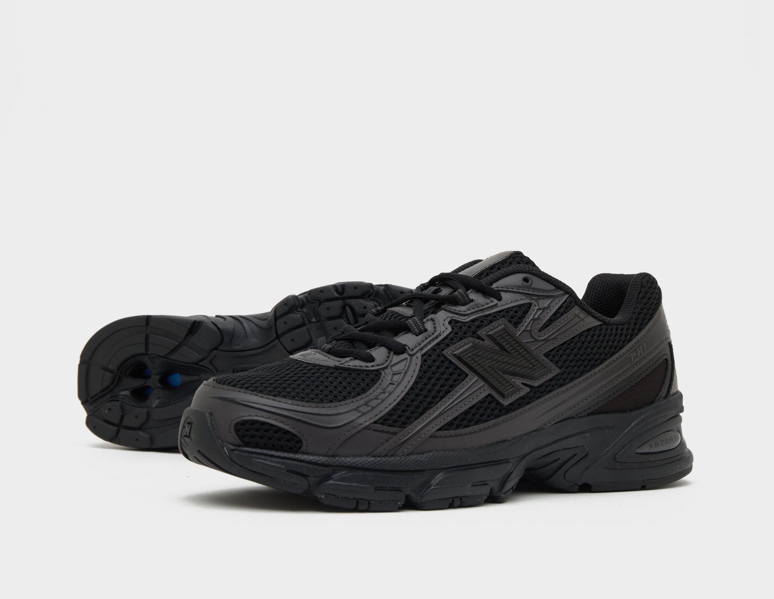 New Balance 740 black